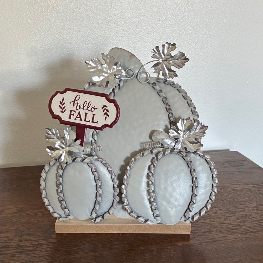 NWT- Silver Metal Pumpkins Trio Decoration w/ Hello Fall Sign on Wood Base 🍁
